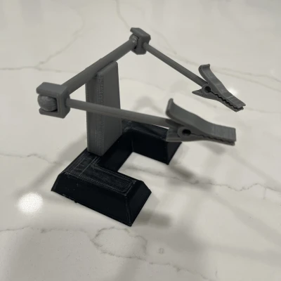 Cây Kẹp Hàn 3D In với Cánh Tay Điều Chỉnh