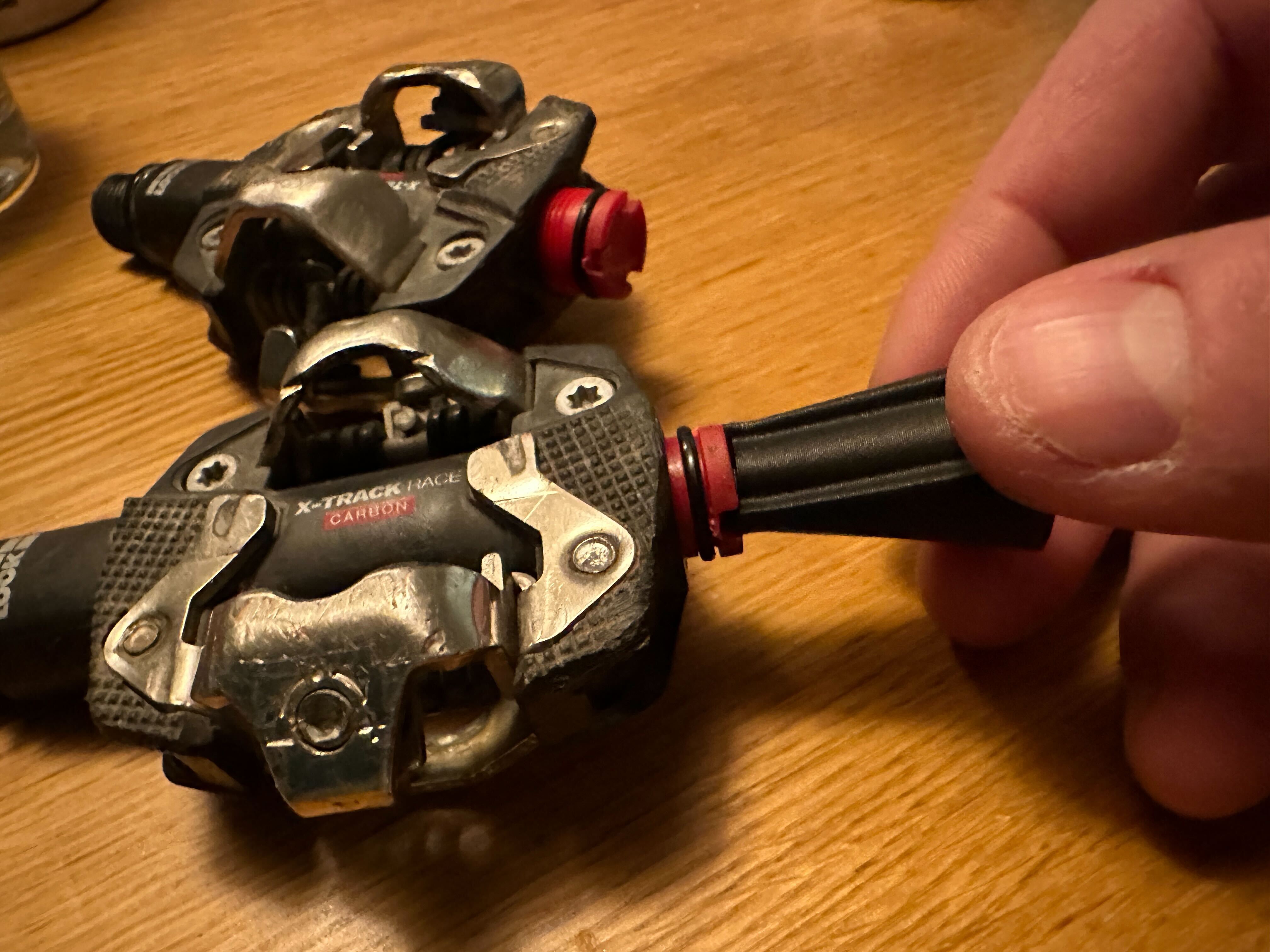 Dụng cụ bảo dưỡng pedal Look Carbon