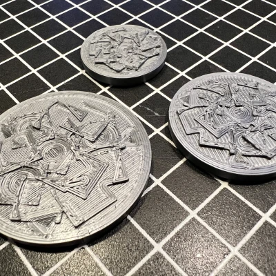 Mô hình đế lót ly miniature họa tiết rác thải