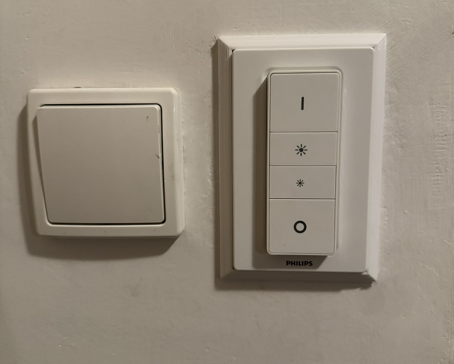 Khung Gắn Tắc Dimmer Philips Hue (v1 & v2)
