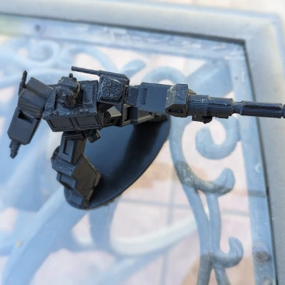 Optimus Prime Gen 1 có logo autobot