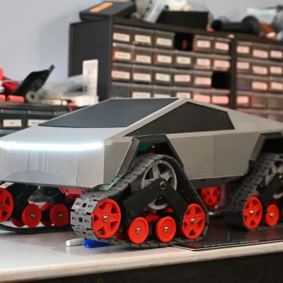 CyberTank - Xe RC Tỷ Lệ 1:10 CÓ BÁNH XÍCH!