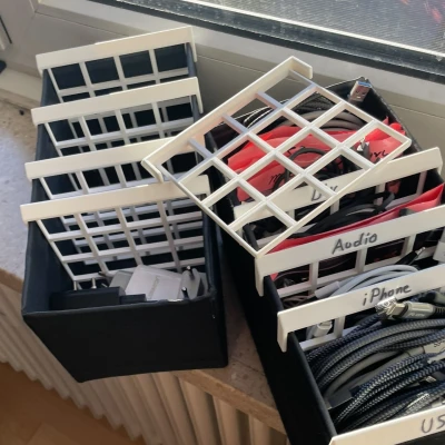 Vách ngăn Ikea Skubb - Quản lý cáp