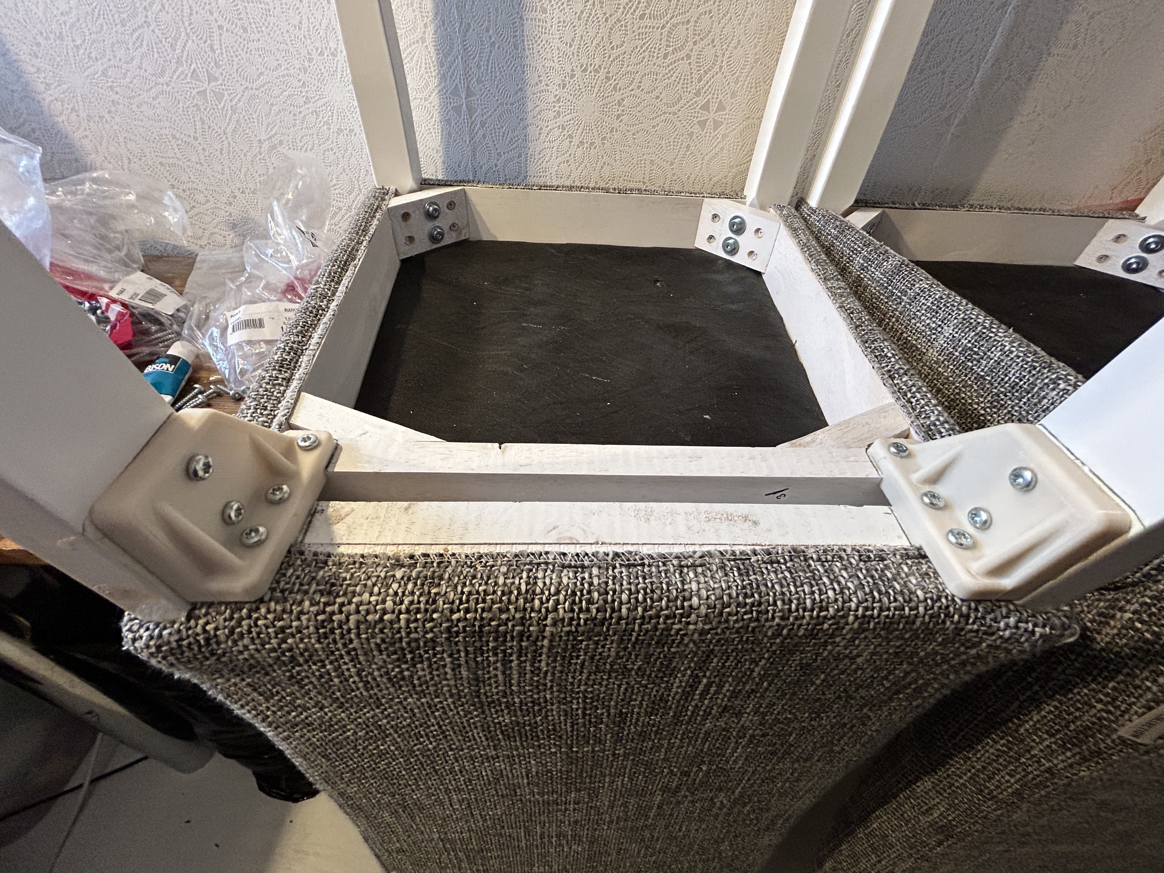 Đế Hỗ Trợ Lưng Ghế Ăn