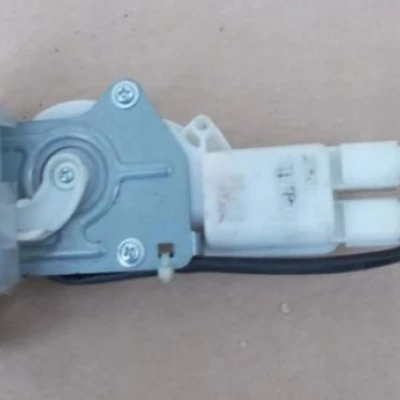 Chi tiết nhựa cho khóa cửa sau SUZUKI SX4