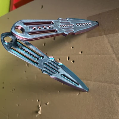 Dao Găm Ném - Tách Đôi Để Dán