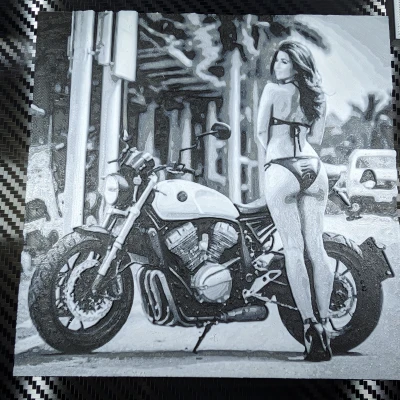 Mô hình cô gái bikini bên xe máy - Hueforge