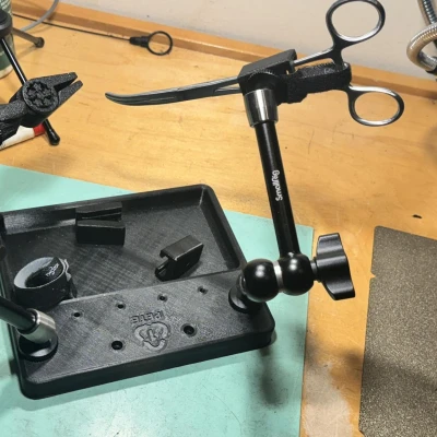 Kìm 3 Càng "Not F'ing Around"