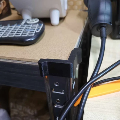 Miếng Bảo Vệ Góc Kệ