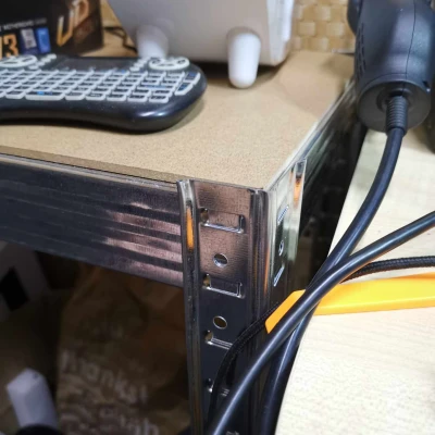 Miếng Bảo Vệ Góc Kệ