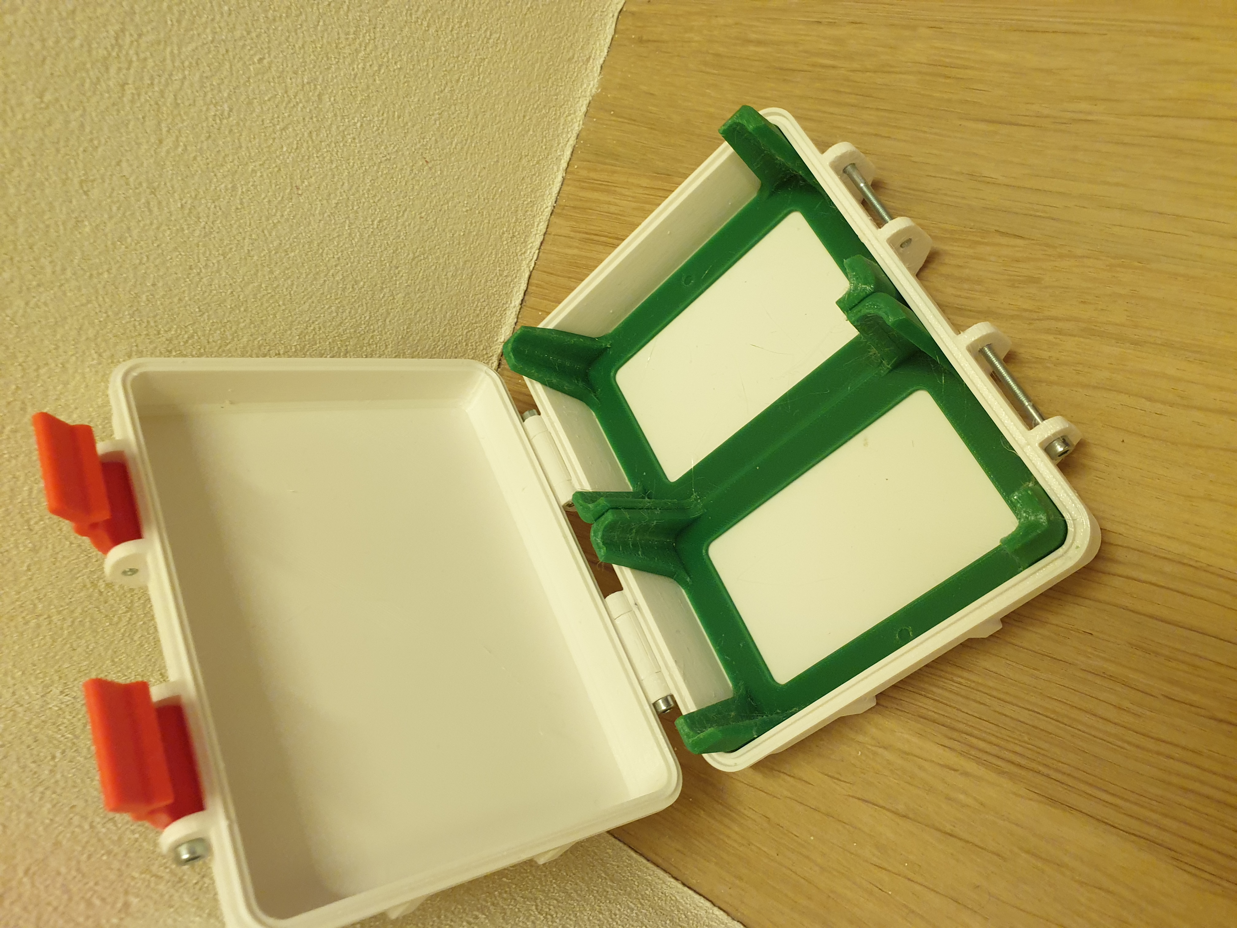 Hộp Đựng Bài Skipbo Chắc Chắn