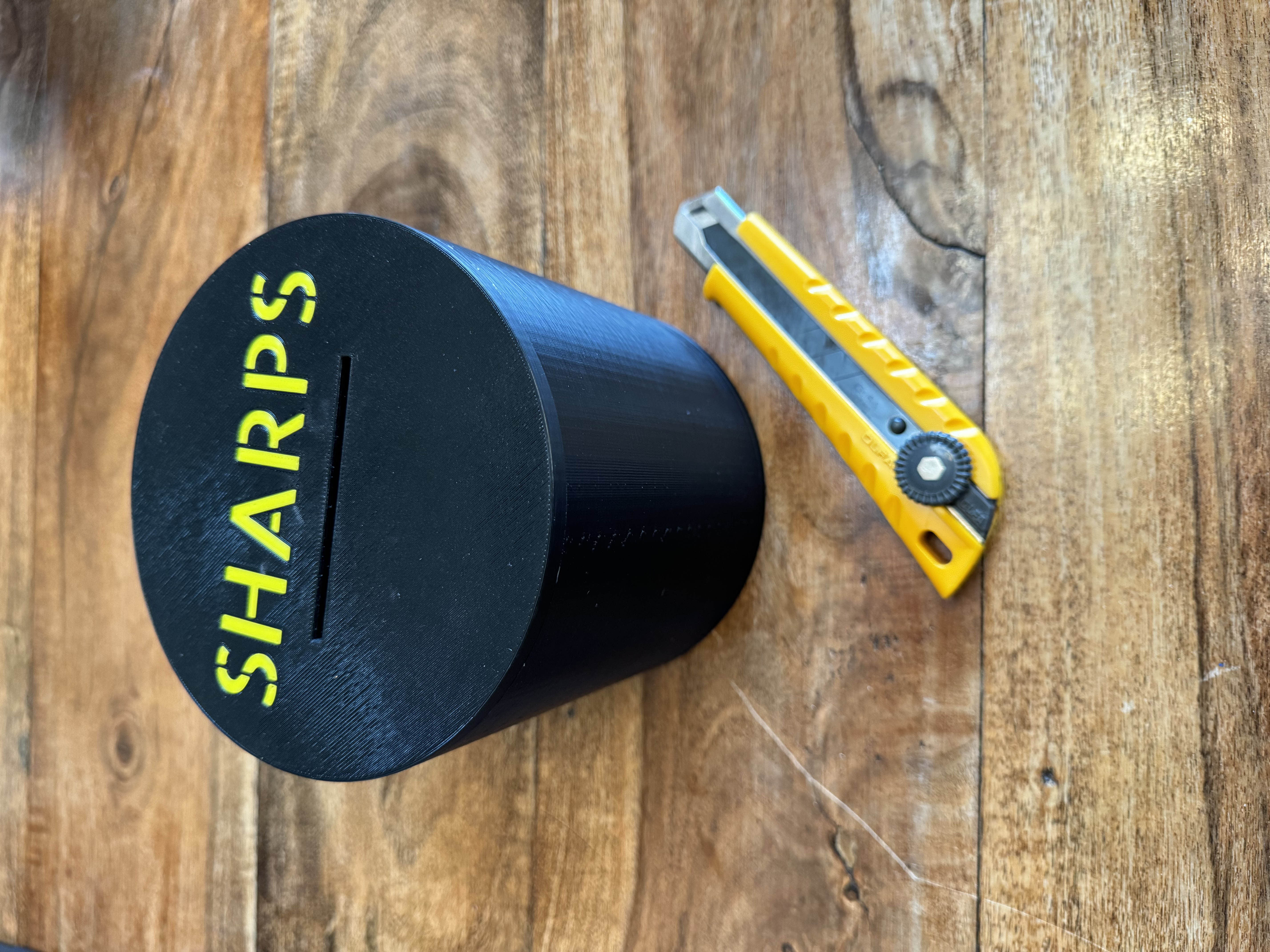 Hộp đựng vật sắc nhọn cỡ lớn cho lưỡi dao Olfa