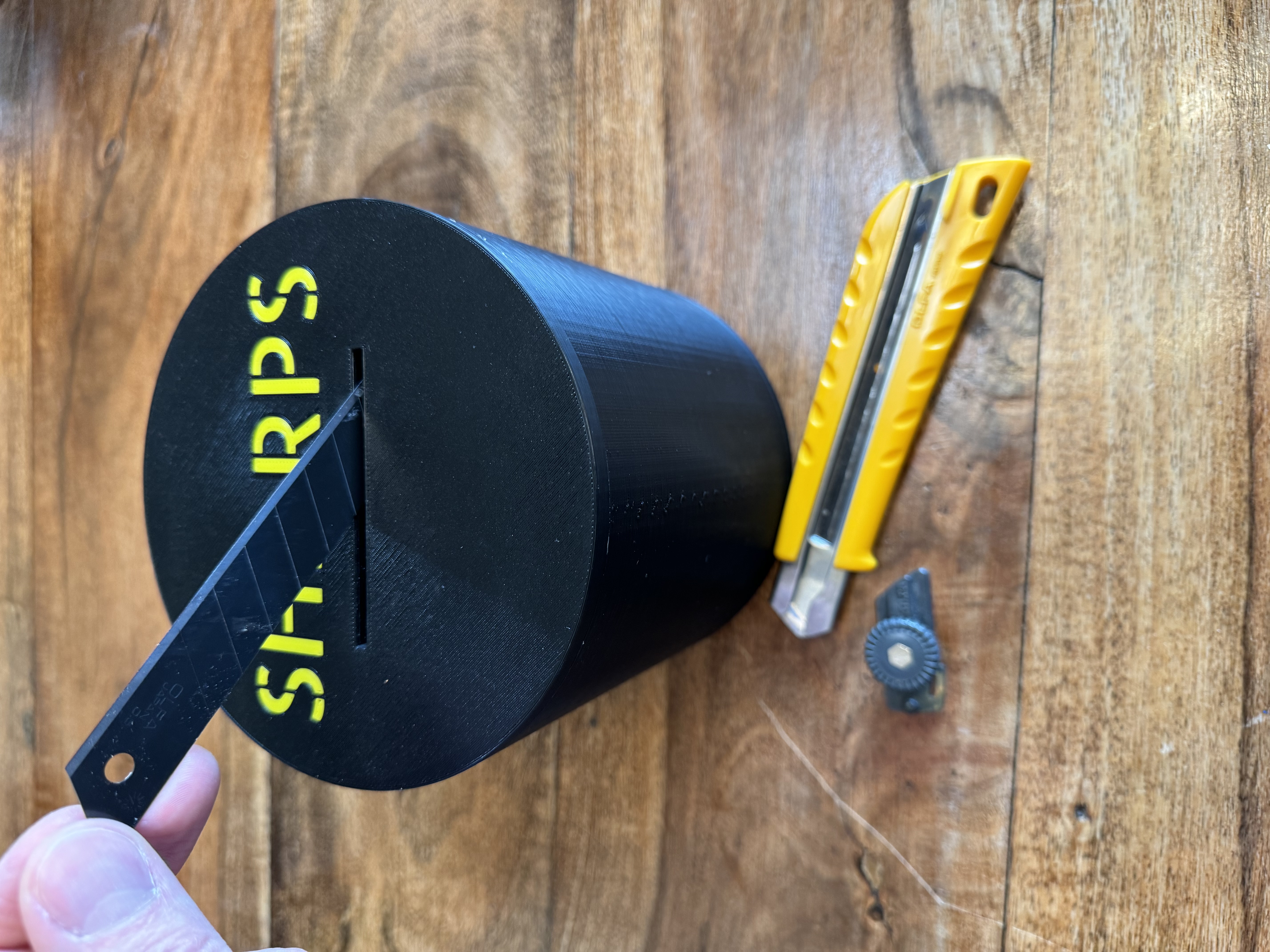 Hộp đựng vật sắc nhọn cỡ lớn cho lưỡi dao Olfa