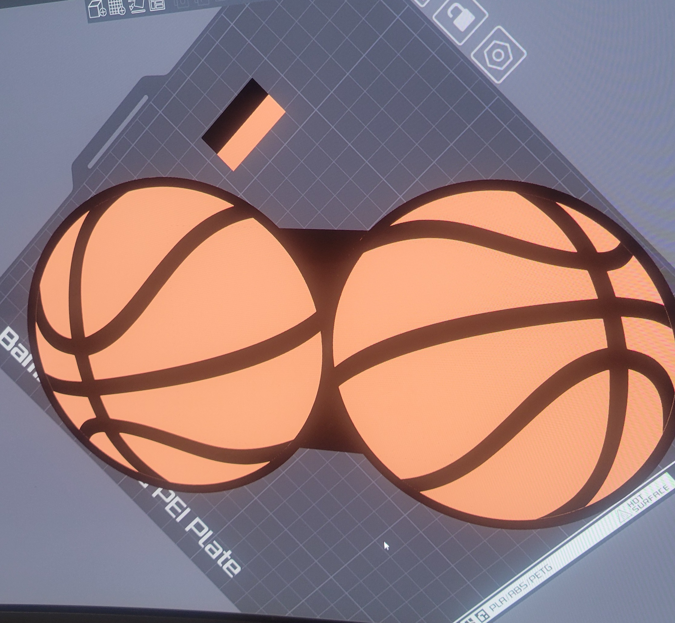 Biển hiệu phòng bóng rổ có số áo jersey