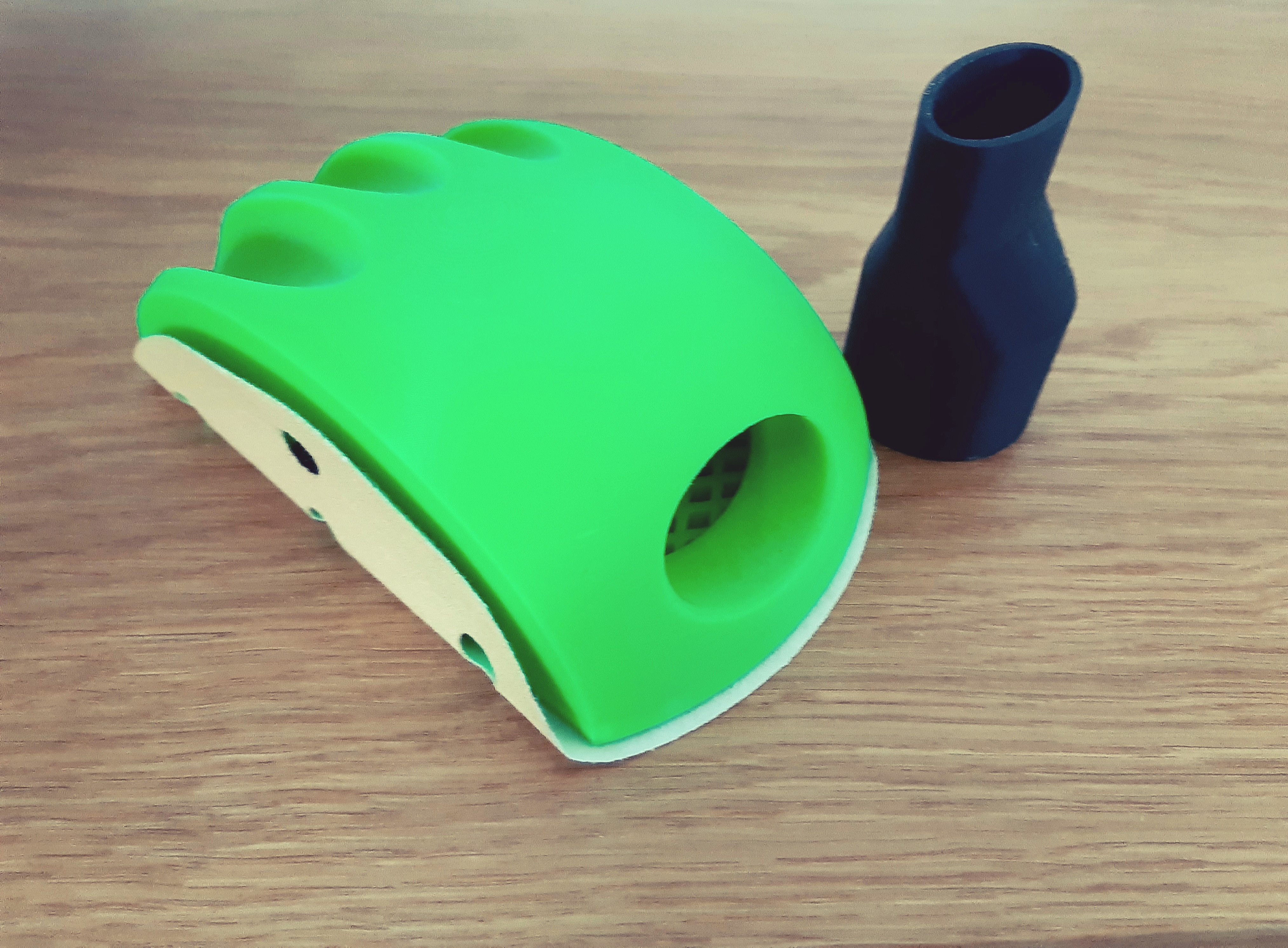 Máy chà nhám cầm tay / Máy chà nhám đĩa 150mm / Máy chà nhám thạch cao kèm bộ chuyển đổi hút bụi