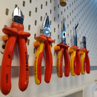 Kẹp Giữ Kìm Knipex T-Nuts Cho Bảng Ikea Skadis