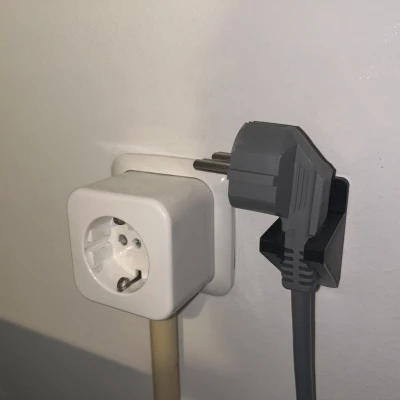 Giá Treo Dây Nguồn Lên Tường