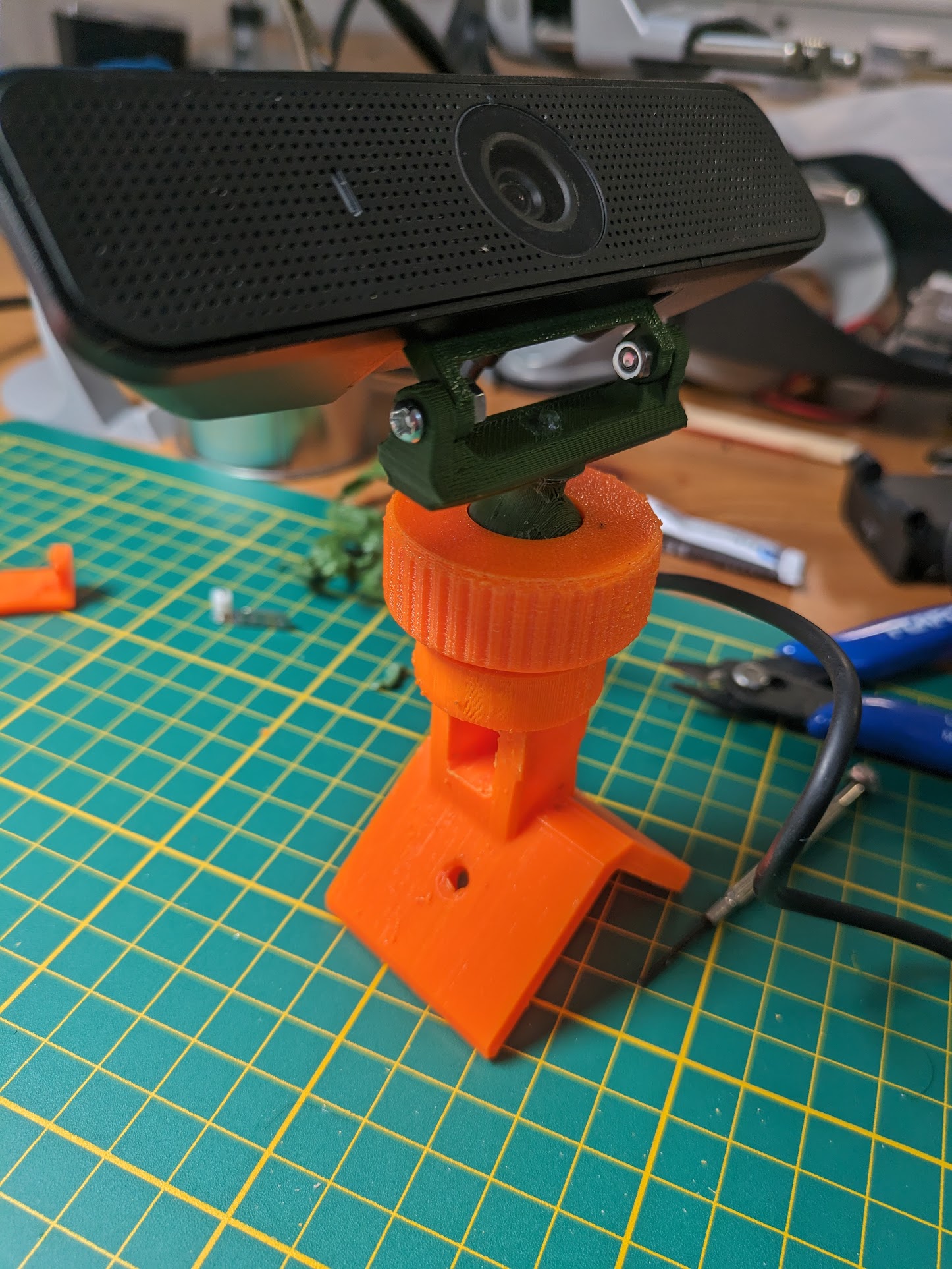 Giá đỡ Logitech C925e cho bàn Ikea Lack