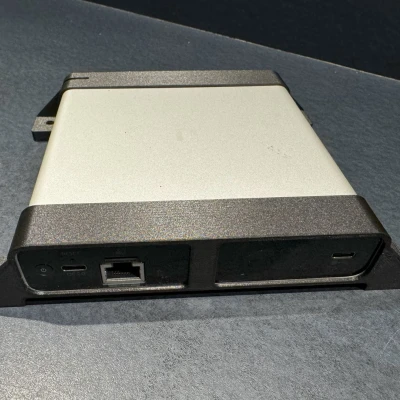 Giá đỡ Ubiquiti Unifi Cloud Key G2+ - bản sửa mượt