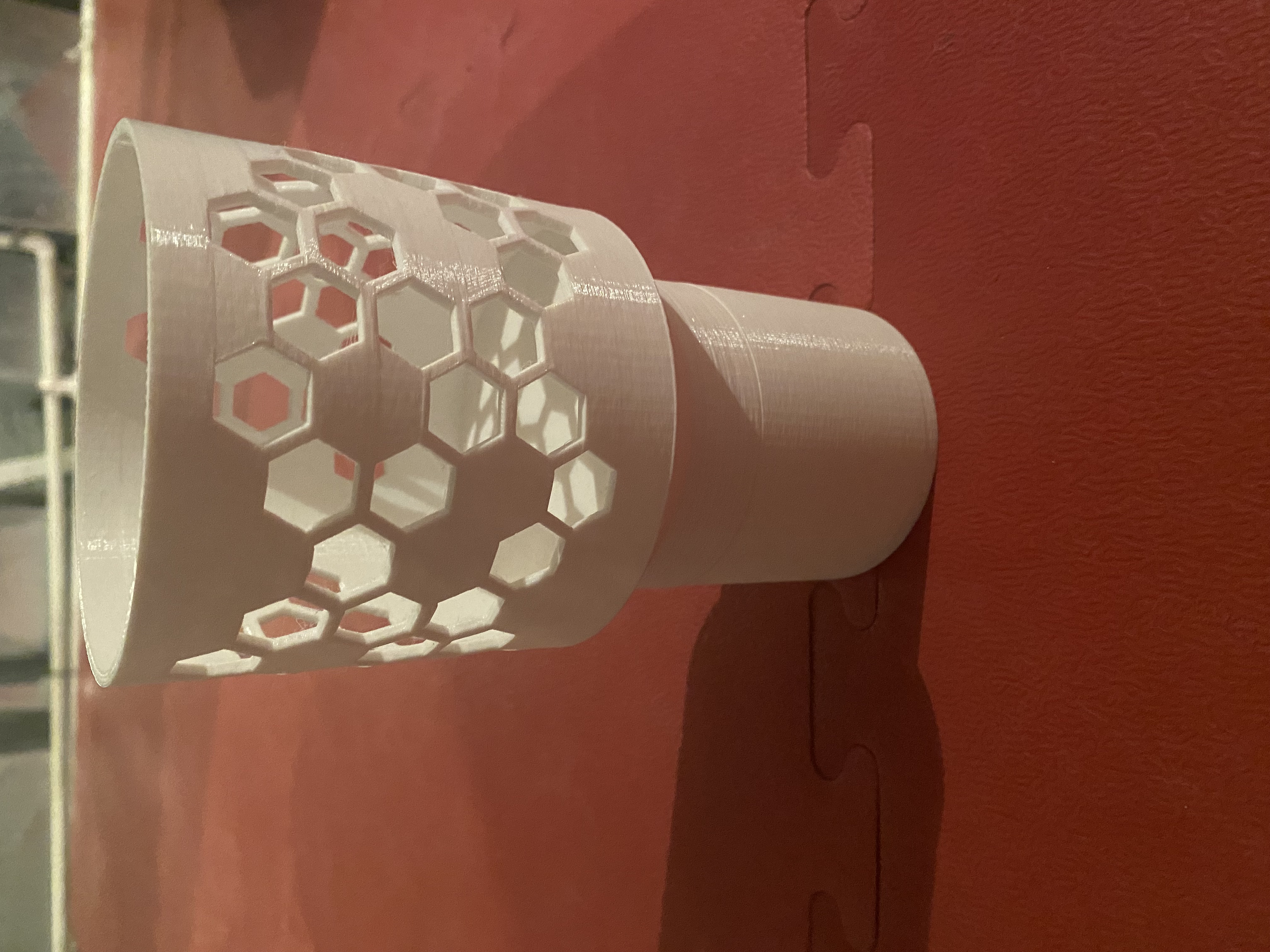 Mở Rộng Chỗ Để Ly Có Ngăn Chứa Đồ