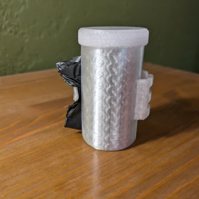 Hộp Đựng Túi Vệ Sinh Gắn Dây Dắt