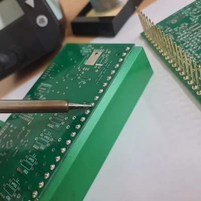 Khuôn giữ chân linh kiện cho PCB