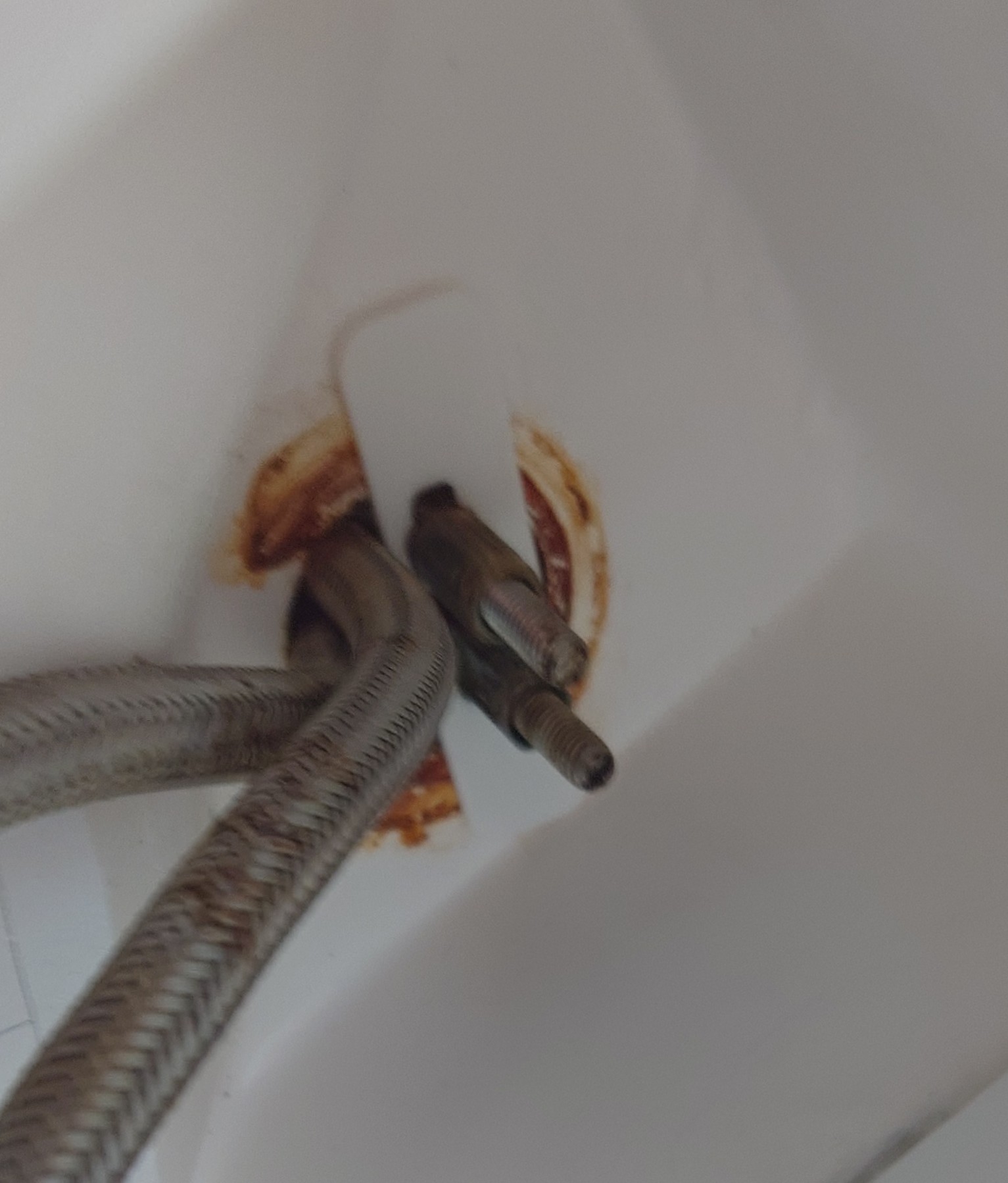 Sửa Vòng Đệm Vòi Nước Nhà Vệ Sinh Lầu Dưới