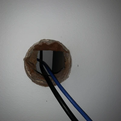 Nắp Bịt Lỗ Tường