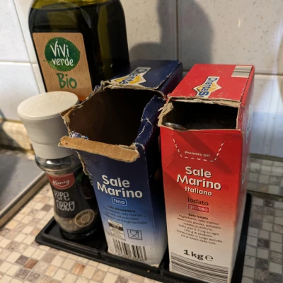 Khay đựng muối, dầu ăn nhà bếp