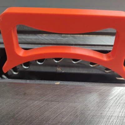 Kẹp Giữ Lưỡi Cưa Bàn Để Thay Lưỡi