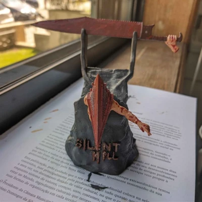 Giá đỡ tay cầm Silent Hill Pyramid Head