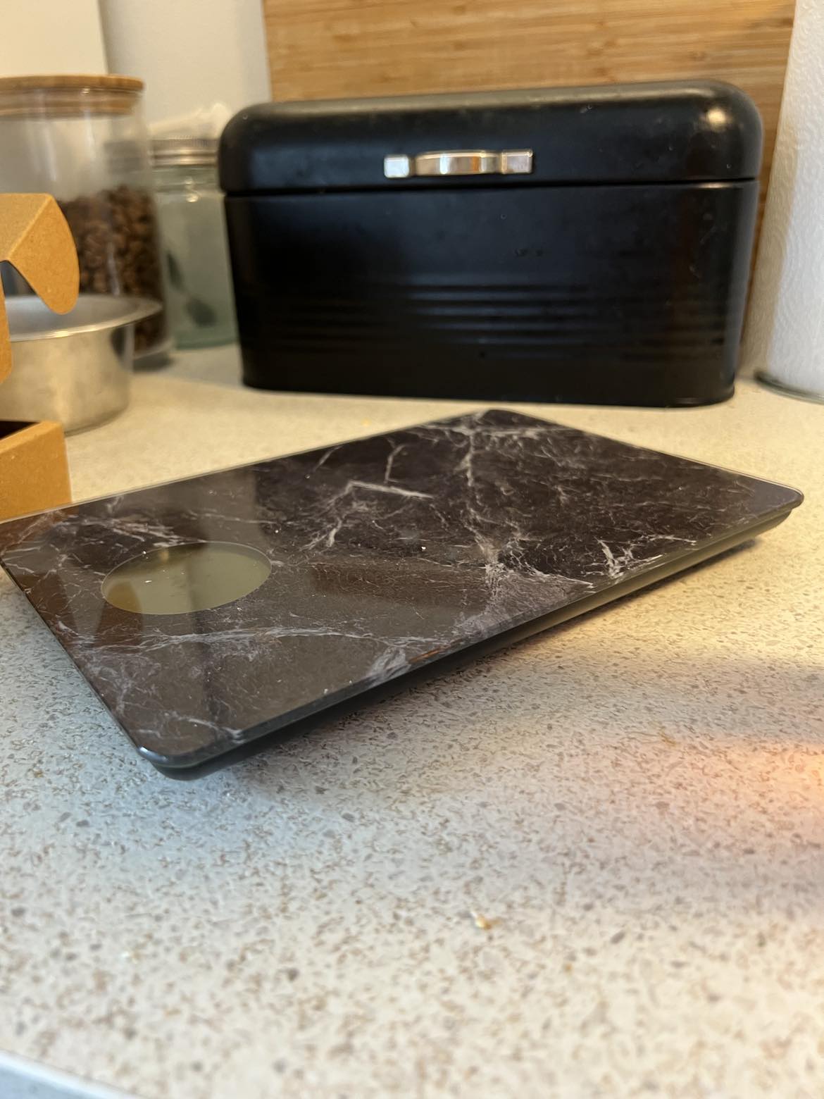 Giá treo cân nhà bếp - Dụng cụ sắp xếp nhà bếp