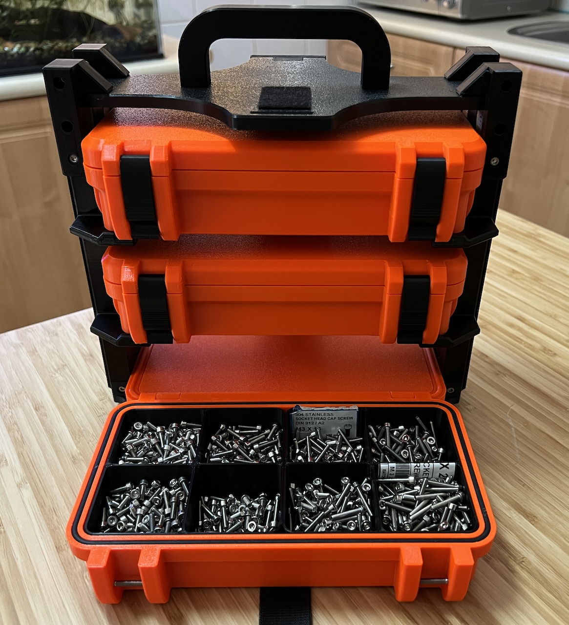 Hệ Thống Giá Đỡ Di Động Utility Case Low Boy 2.1