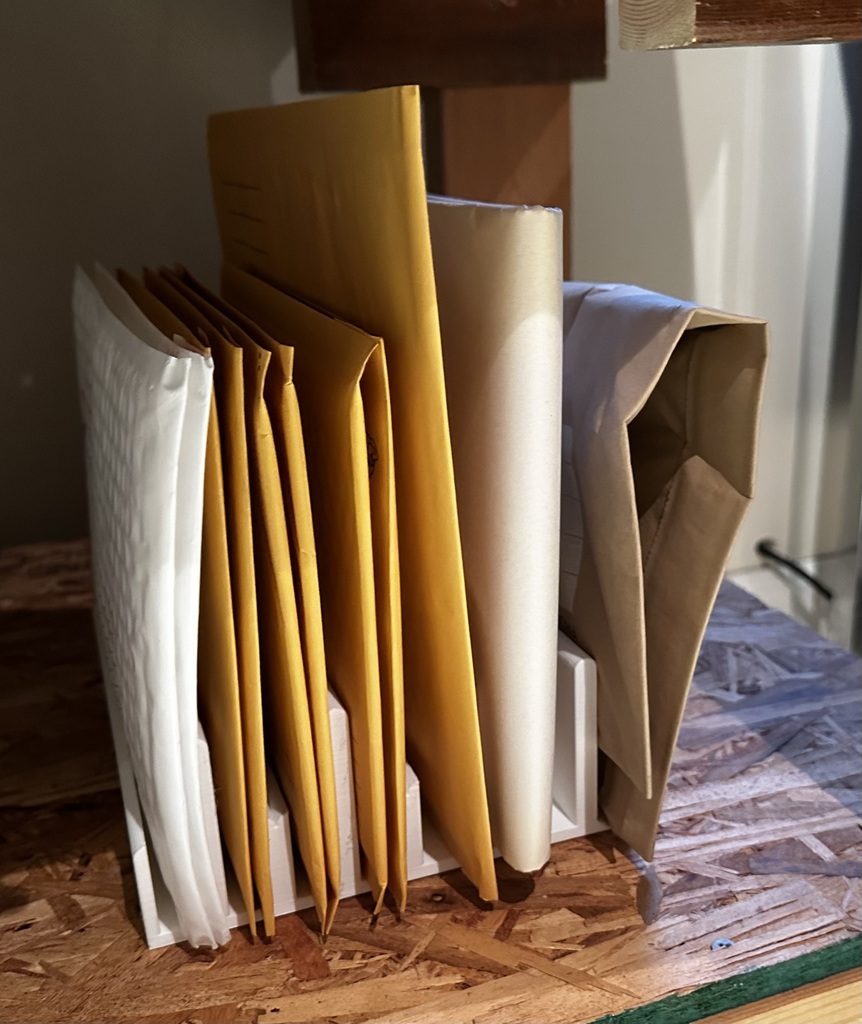 Khay Đựng Bor Thư / Hộp / Giấy Tờ Tổ Chức