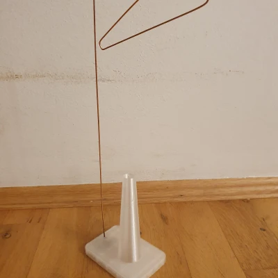 Giá Đỡ Cuộn Chỉ Máy Vắt Sổ