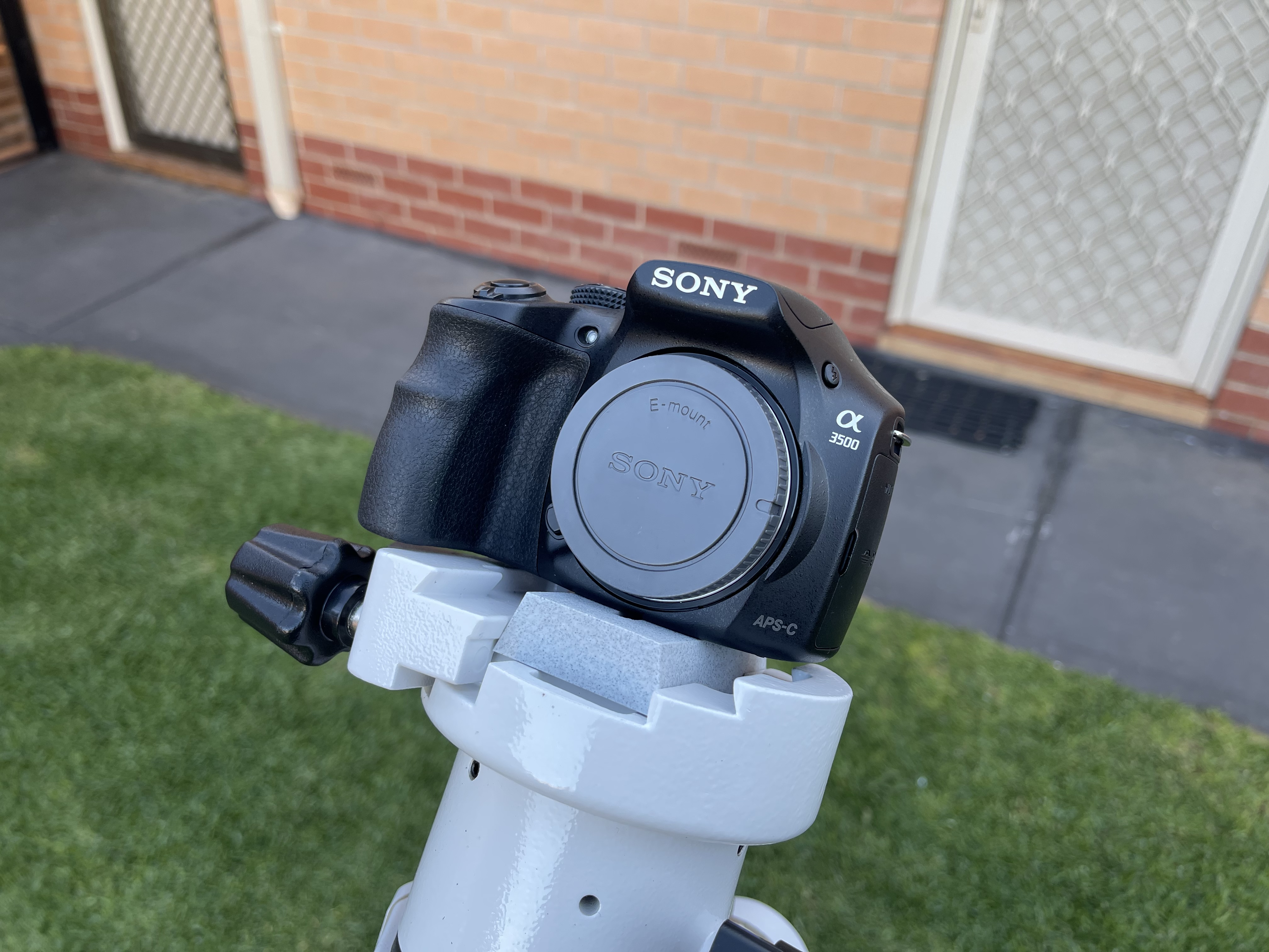 Giá Gắn Máy Ảnh Đuôi Én Cho Kính Thiên Văn