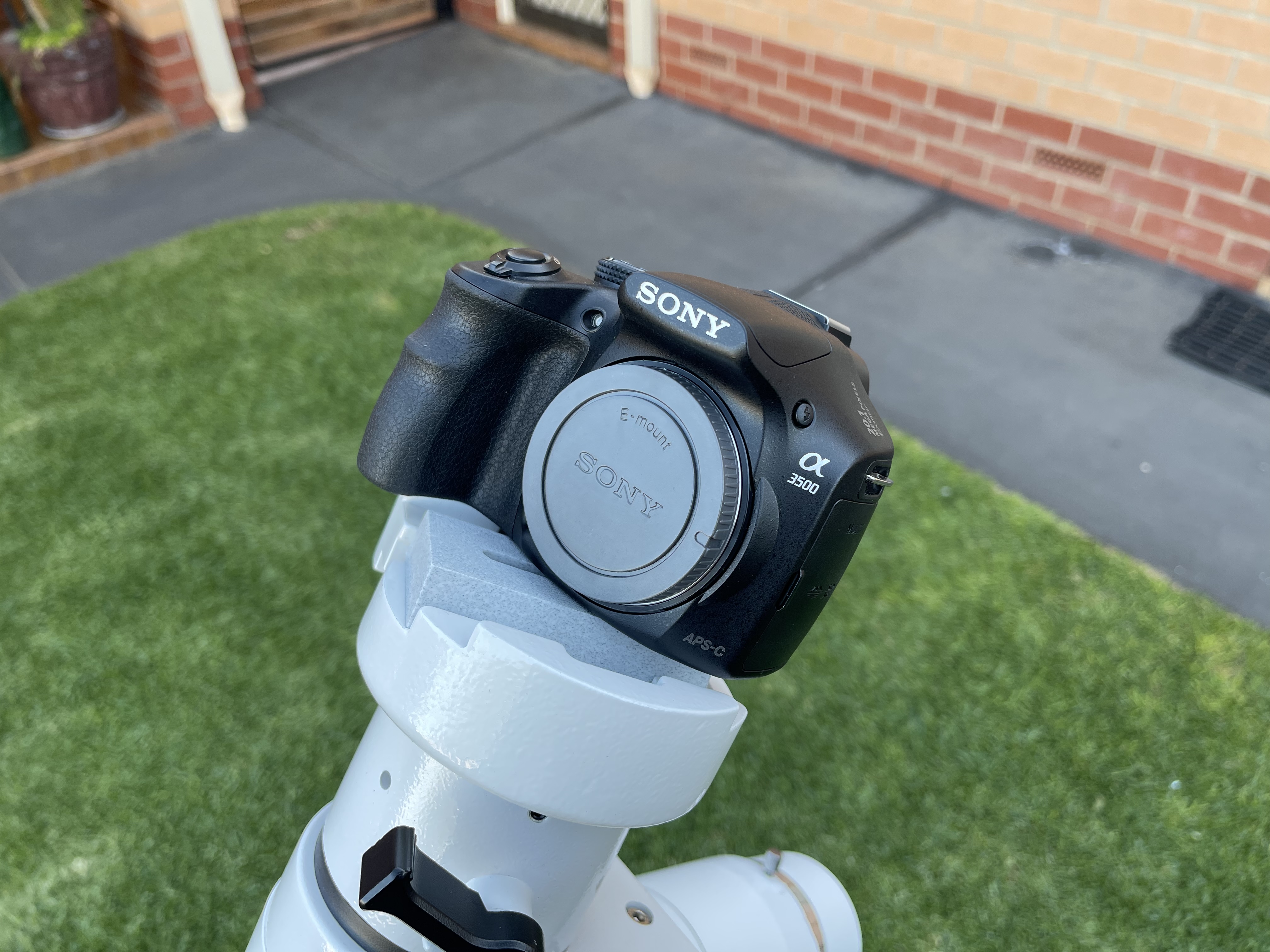 Giá Gắn Máy Ảnh Đuôi Én Cho Kính Thiên Văn