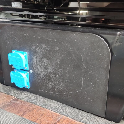 Chụp Ốp Hốc Ghế Xe VW T5/T6 Có Ổ Cắm (Kèm File Fusion 360)