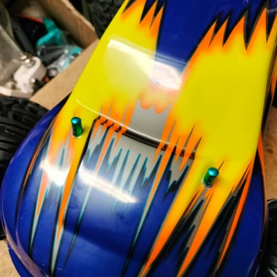 Dụng Cụ Khoan Vỏ Xe RC Chính Xác