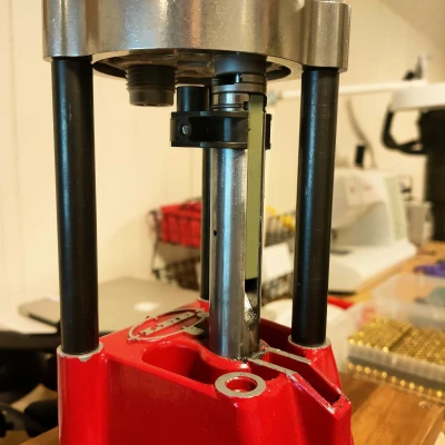 Bộ phận dẫn vỏ đạn cho bàn máy xoay Lee (không kẹt vỏ đạn)