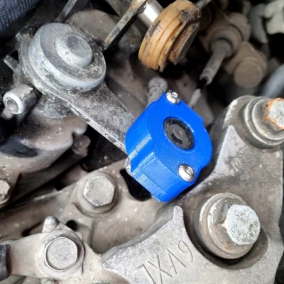 Kẹp Dây Cáp Chuyển Số Xe Saab 9-3 (2003-)