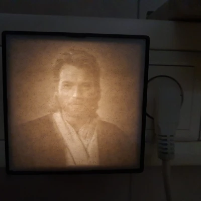 Đèn ngủ Obi Wan - IKEA MÖRKRÄDD - ảnh khắc họa