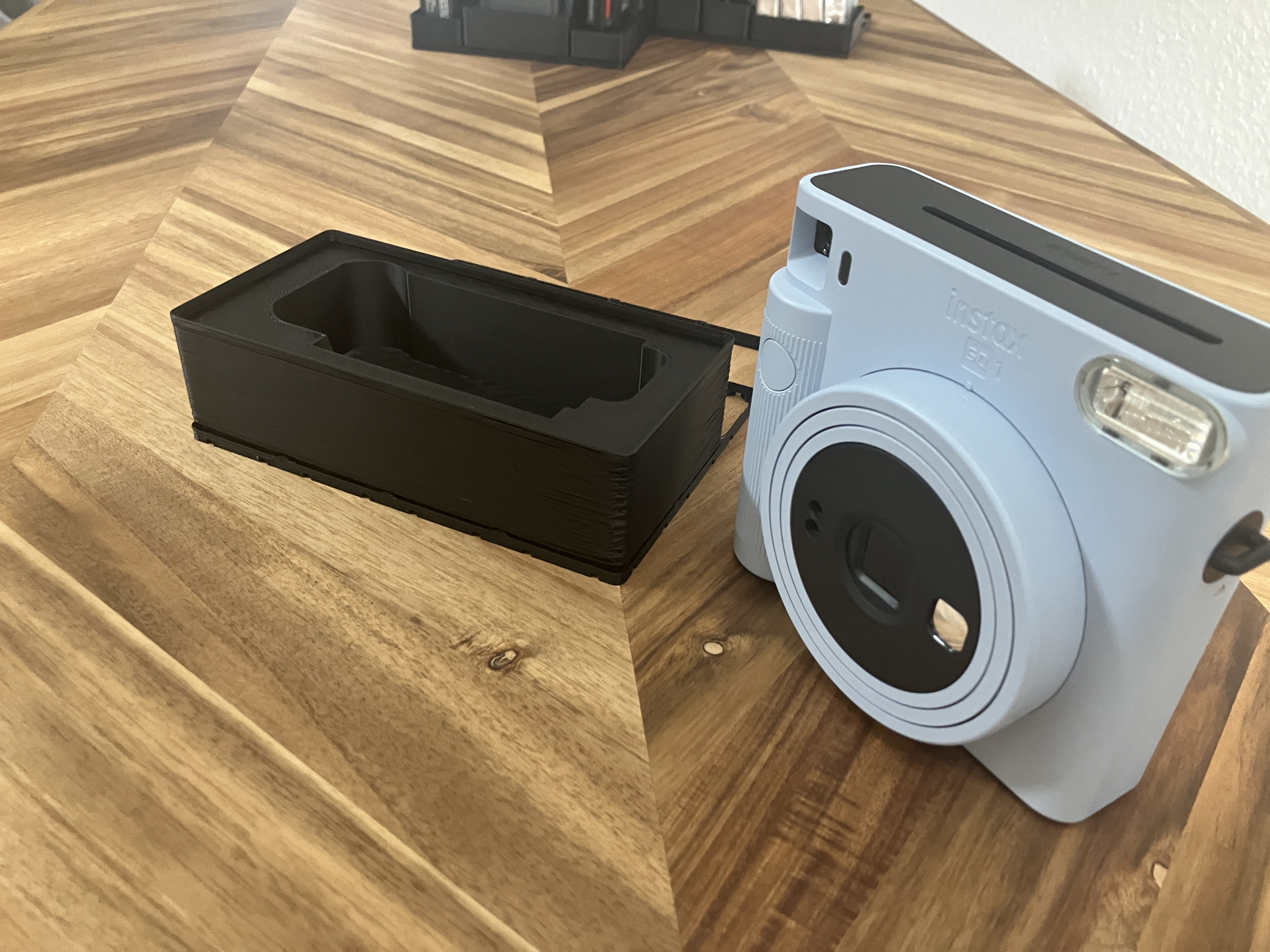 [Gridfinity 4x2] Hộp đựng máy ảnh Fujifilm Instax SQUARE SQ1