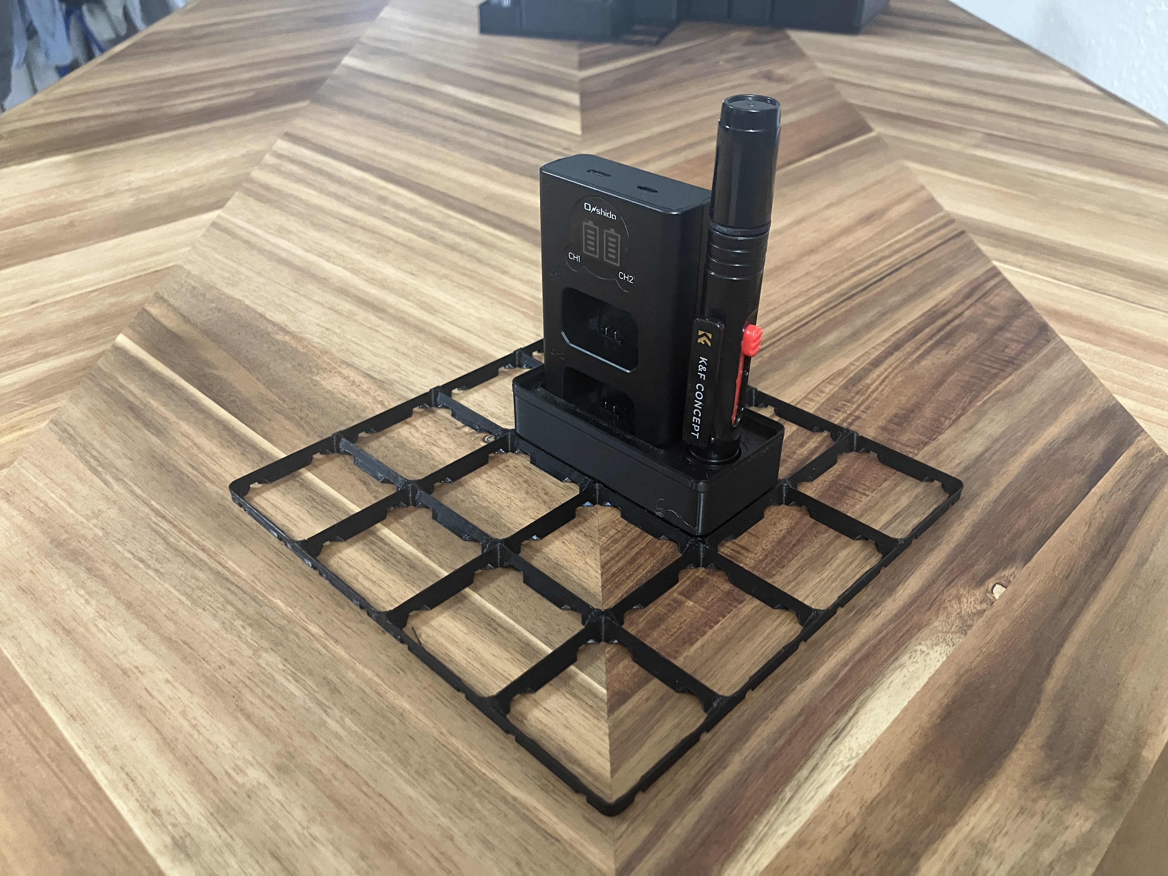 [Gridfinity 2x1] Hộp đựng Sạc ON-FW50 & Bút lau Lens