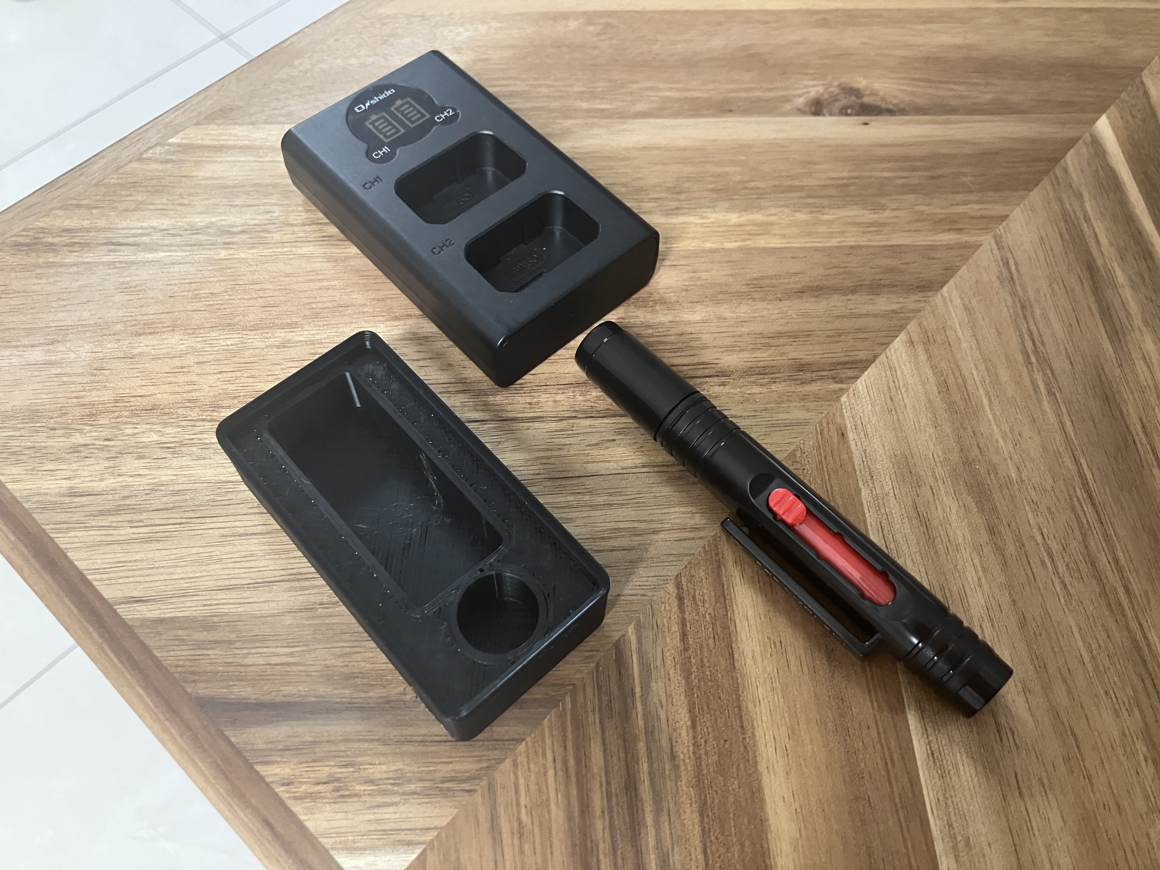 [Gridfinity 2x1] Hộp đựng Sạc ON-FW50 & Bút lau Lens