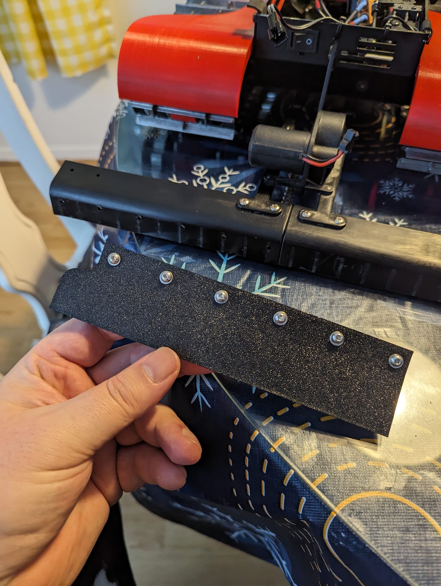 Thảm máy san ủi Kyosho Blizzard