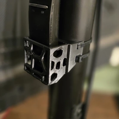 Giá Đỡ Remote Samsung Gắn Cột