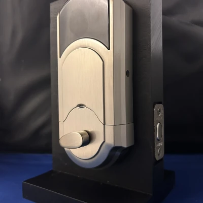 Chân đế khóa cửa