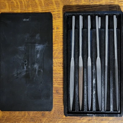 Giá Đỡ Dũa Kim - Nắp Trượt