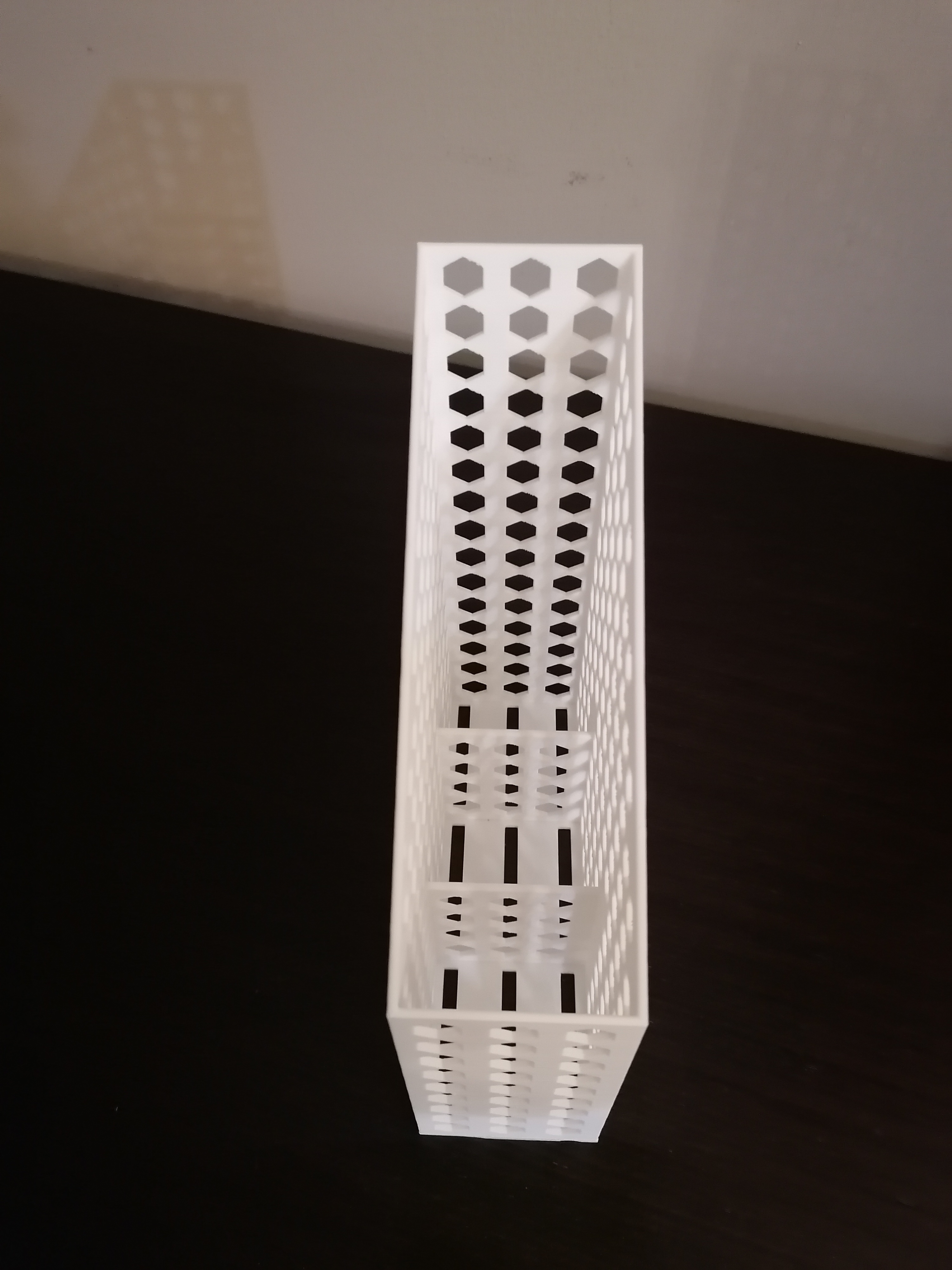 Hộp đựng giấy bạc, màng bọc thực phẩm và giấy nến trong bếp